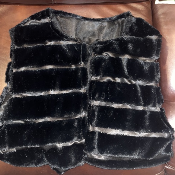 Gena Accessories black faux fur and mesh cardigan vest one size - Picture 5 of 5